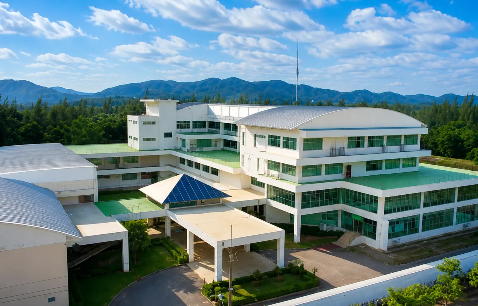 อาคารศูนย์เทคโนโลยีสารสนเทศมหาวิทยาลัยบูรพา วิทยาเขตจันทบุรี
